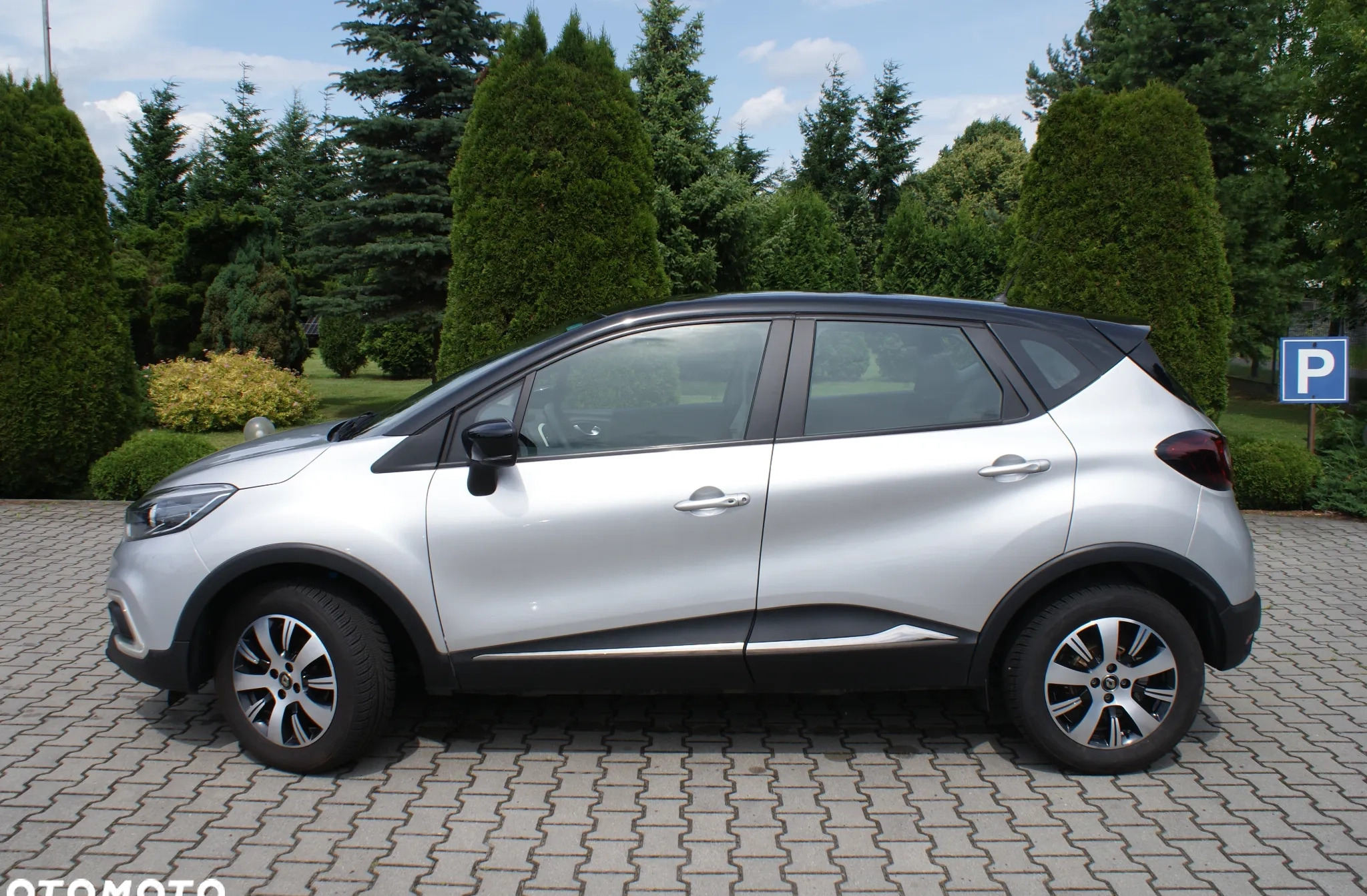 Renault Captur cena 49800 przebieg: 85000, rok produkcji 2017 z Buk małe 154